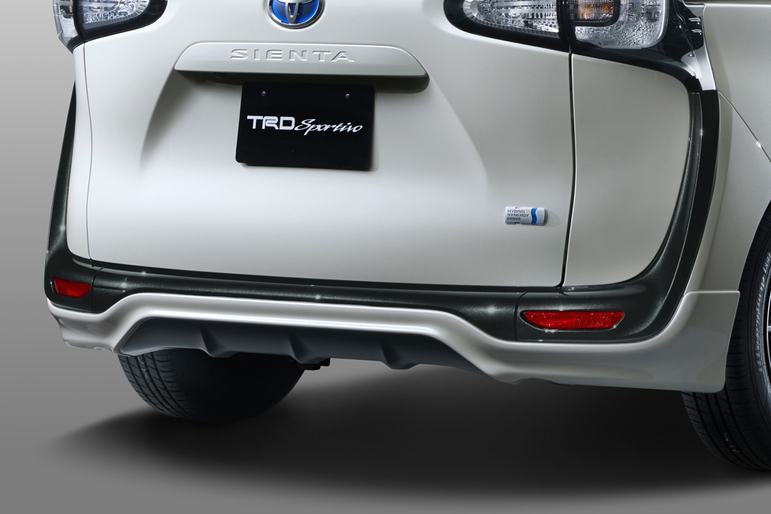 Menggali Potensi Aerodinamika: Modifikasi Aero Kit Toyota Sienta