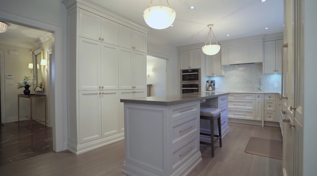23 Photos vs. 6 Mcclinchy Ave, Toronto Interior Design Luxury Home Tour