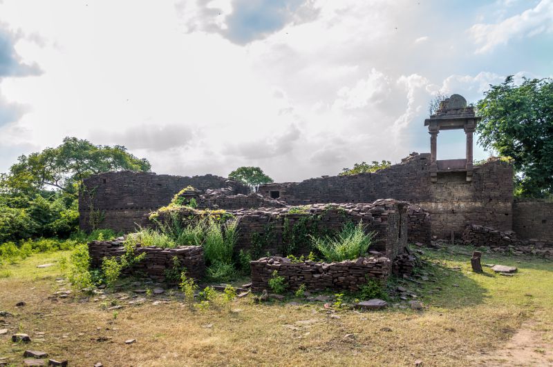 Ruins of Boodhi Chanderi Fort Ruins of Boodhi Chanderi Fort