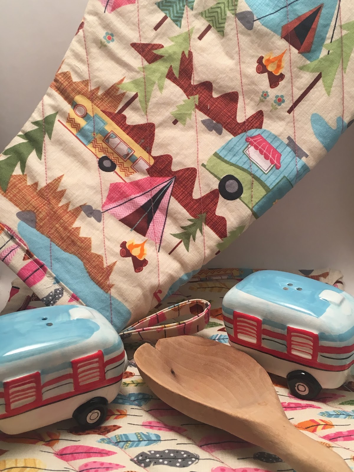 How to Make Simple Camping Themed Pot Holders — The Southern Glamper