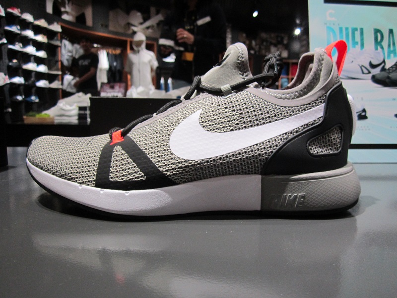 nike duel racer on feet