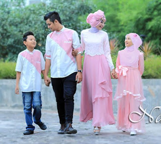 Desain baju muslim sarimbit kombinasi Desain baju muslim sarimbit kombinasi