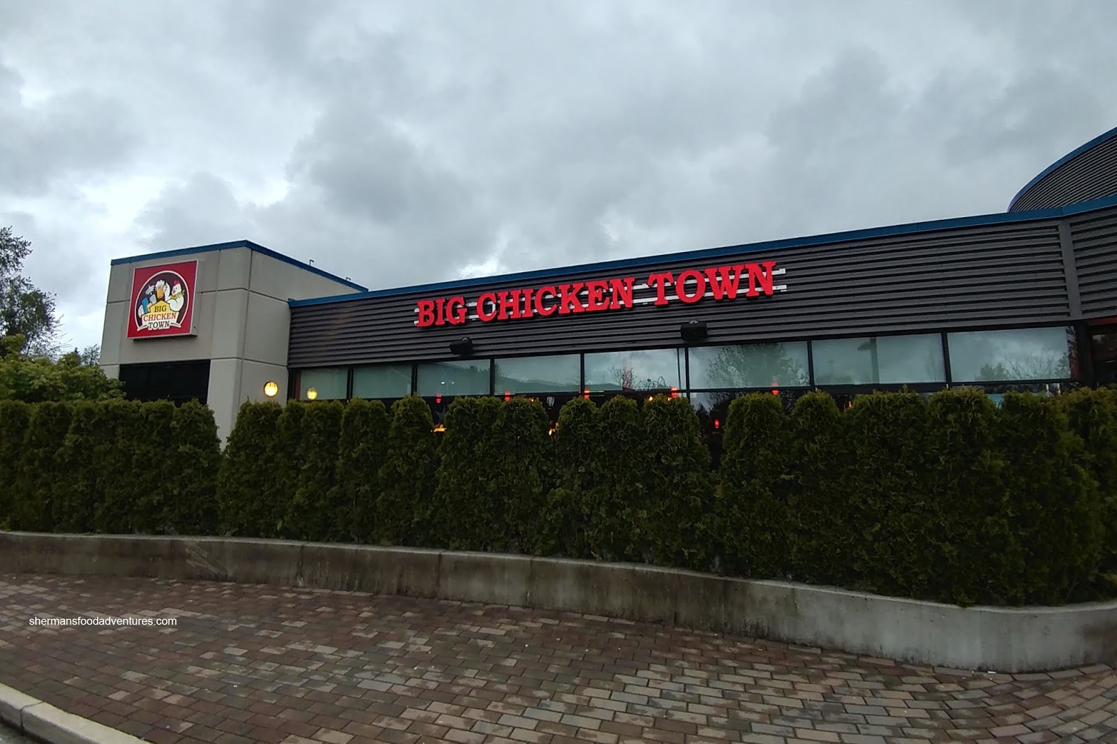 Sherman's Food Adventures Big Chicken Town