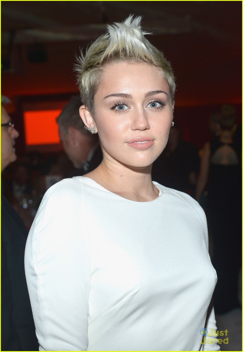 HollywoodLife