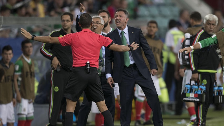 Carlos Salcedo es baja de la Selección Mexicana