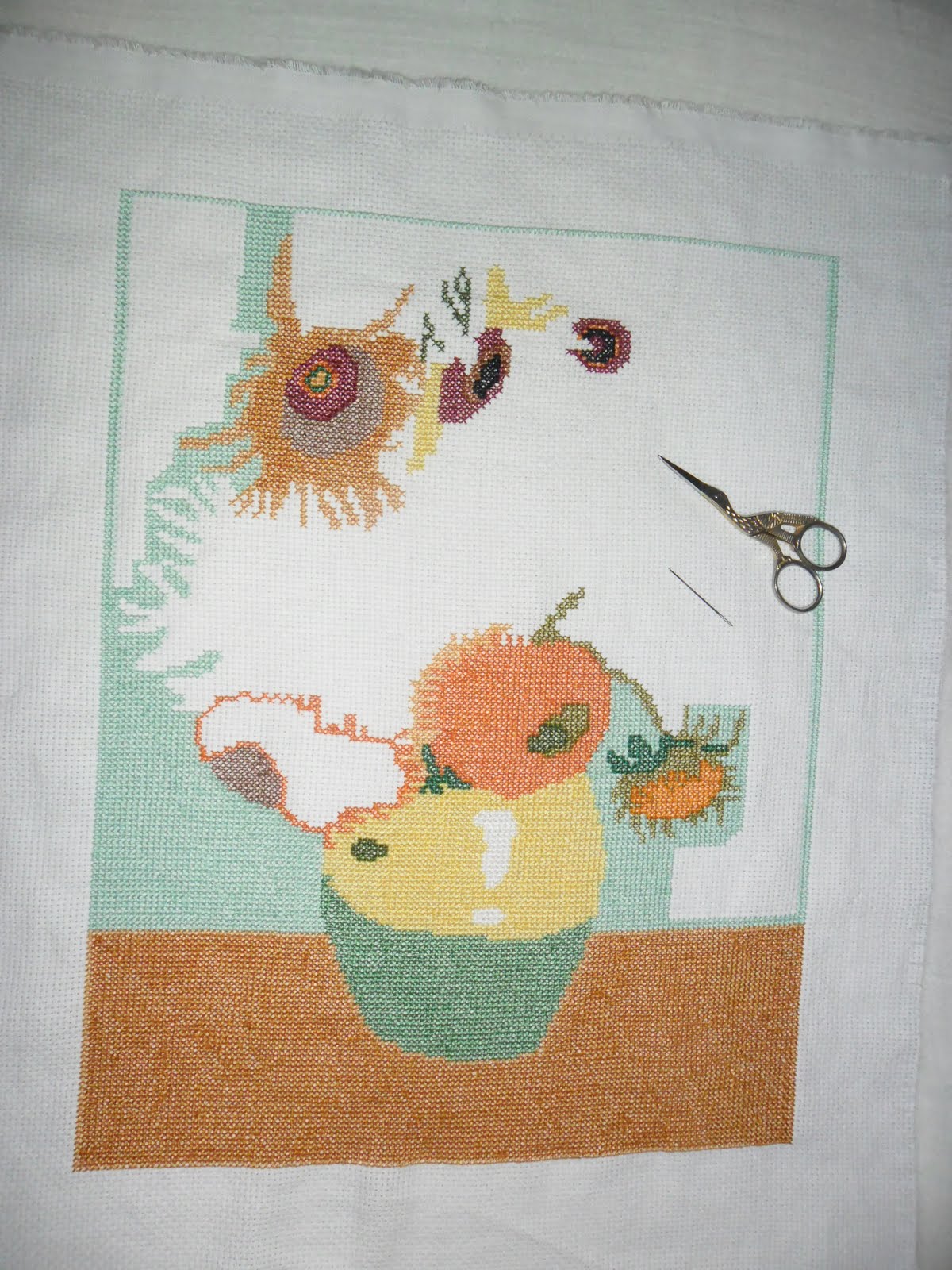 A Professora Tia Lilian: Doze girassóis em ponto cruz: bordado pela A