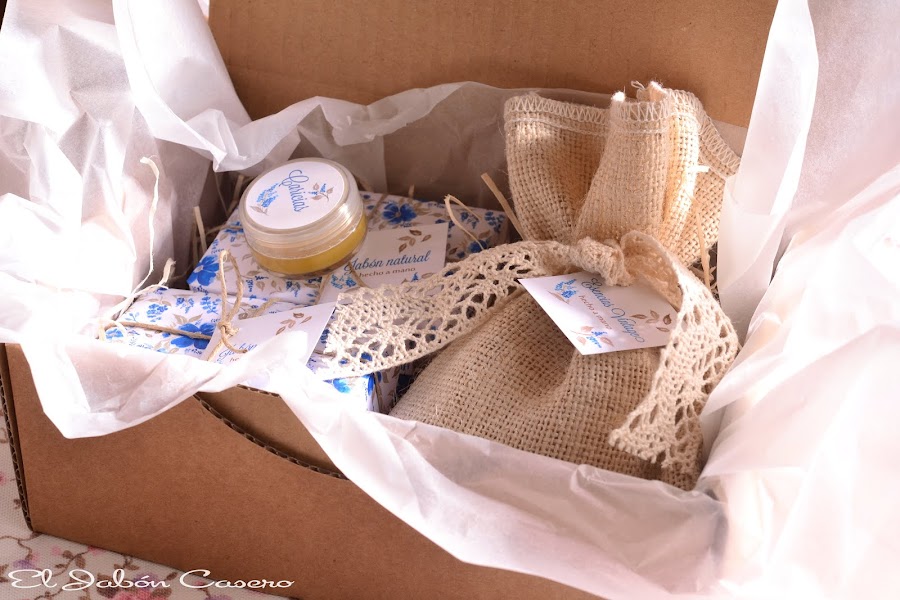 Regalos naturales para navidad. Jabones artesanales. lotes de navidad con jabones aromaticos