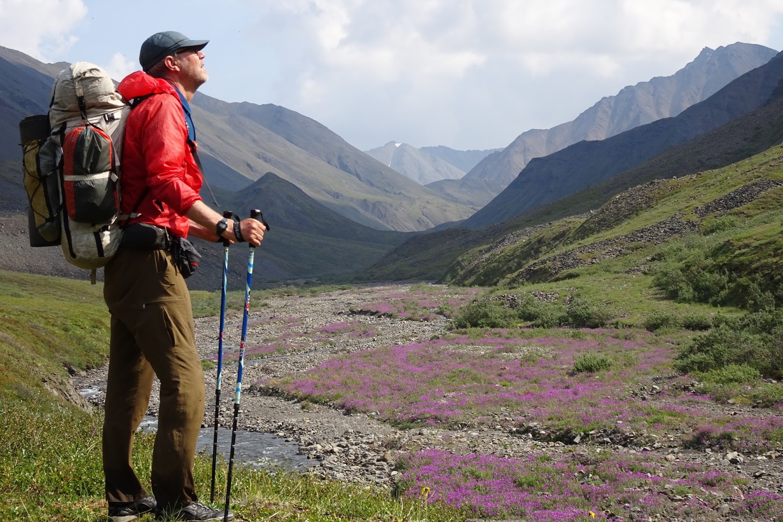 Велосипедный тур. Sustainable tourism. Пикос-де-эуропа. Спортивная семья туризм картинки. Туристы в горах.