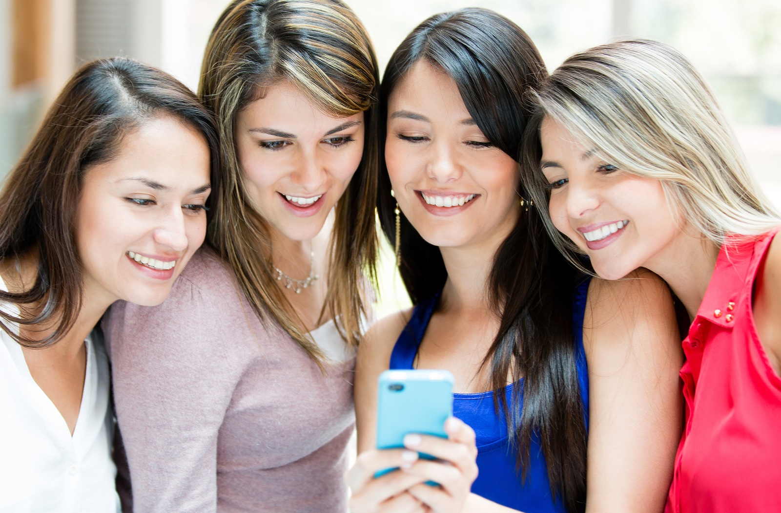 podelyus-svoey-devushkoy-foto-video-pleyboy-s-devushkami-s-ulitsi