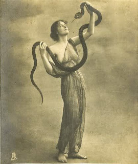 Deusa Ishtar; Astarte ou Inanna Deusa Ishtar; Astarte ou Inanna