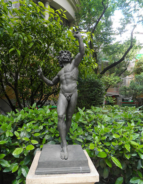 Esculturas de bronce que reproducen figuras pompeyanas. Museo Sorolla