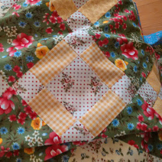 Puss in the Corner quilt: QuiltBee Puss in the Corner quilt: QuiltBee