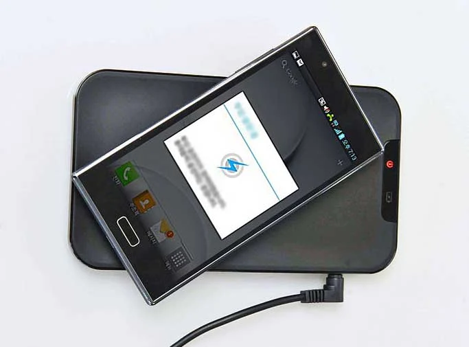 wireless or inductive charging of a smartphone