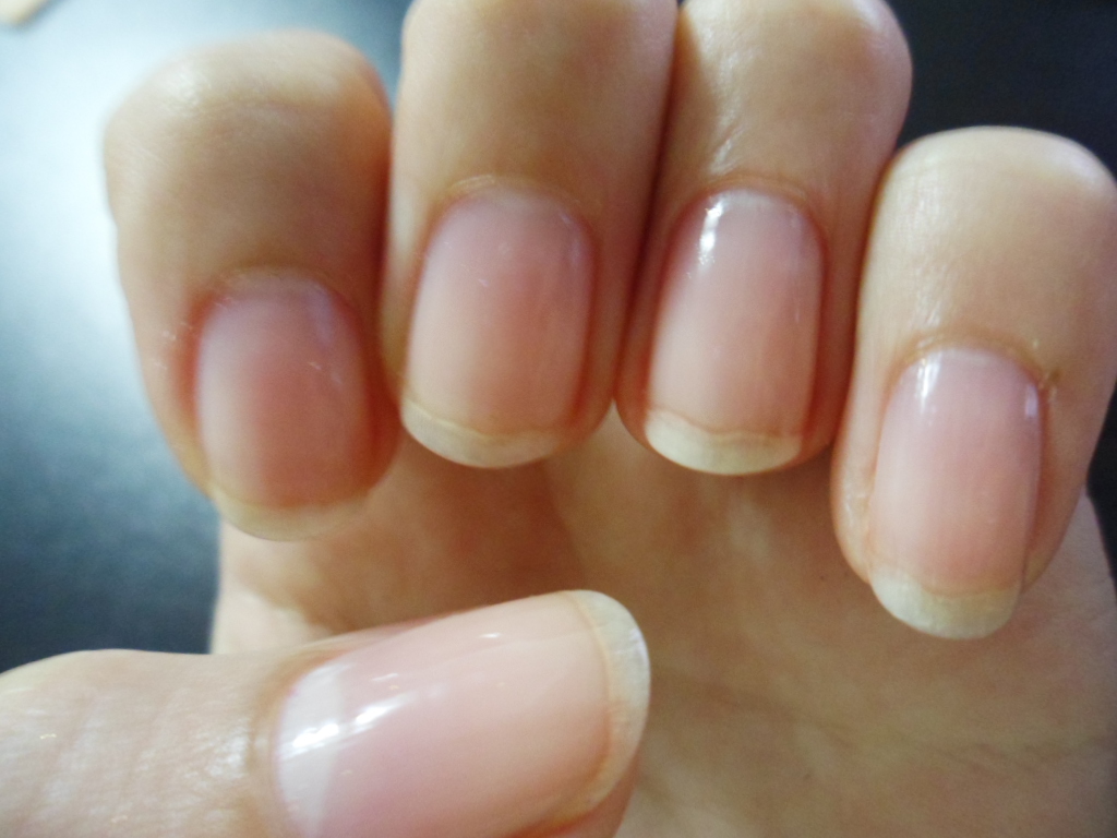 Lilly's day Trial Dr Lewinn Revitanail nail strengthener