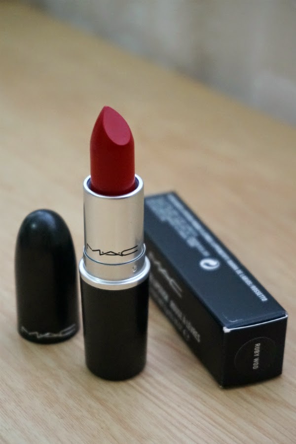 MAC Lipstick in Ruby Woo (Retro Matte)