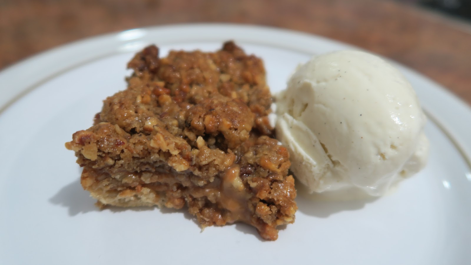 Apple Caramel Streusel Traybake