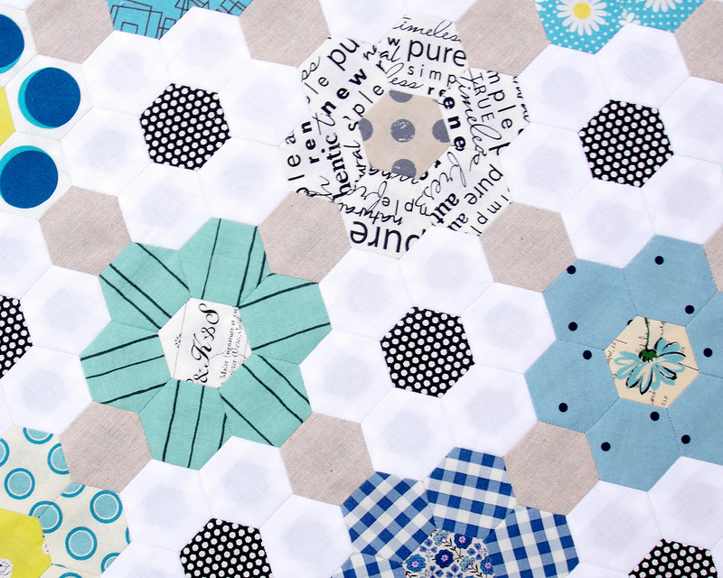 B is for Blues ~ A Hexagon Quilt | Part 2  © Red Pepper Quilts 2018 #englishpaperpiecing #redpepperquilts #hexagonquilt