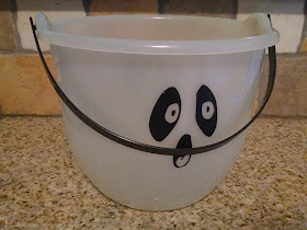 Upcycle your old floor in the dark Halloween bucket into an Easter bucket