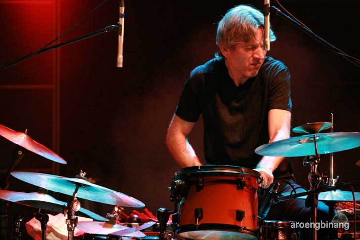 dan burglund magnus oström konser e.s.t jakarta