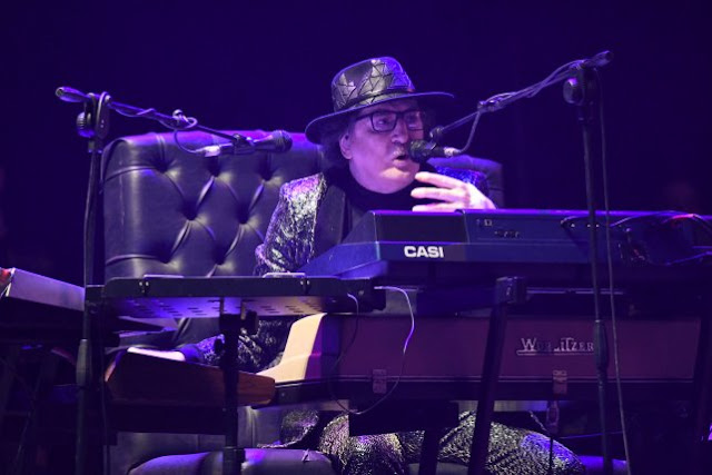 Charly García volvió para celebrar, pero su salud impidió un mejor final