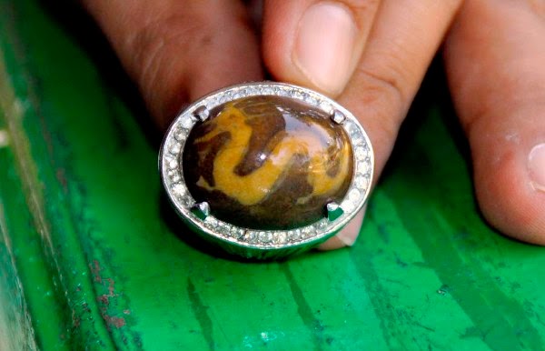 Inilah Batu Akik Termahal di Dunia Yang Terselubung