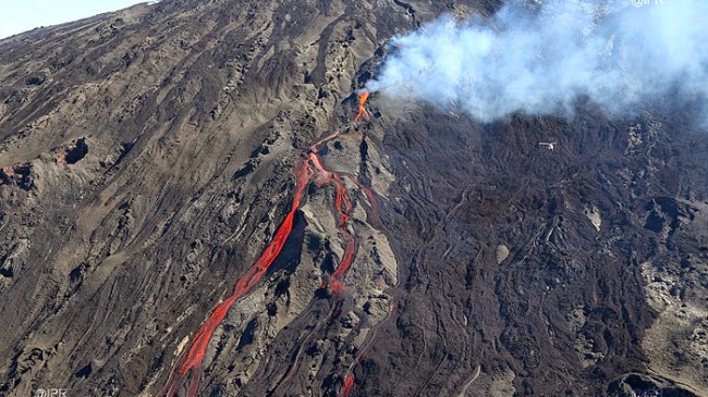 Eruption effusive sur le volcan Piton de la Fournaise, 21 juin 21014