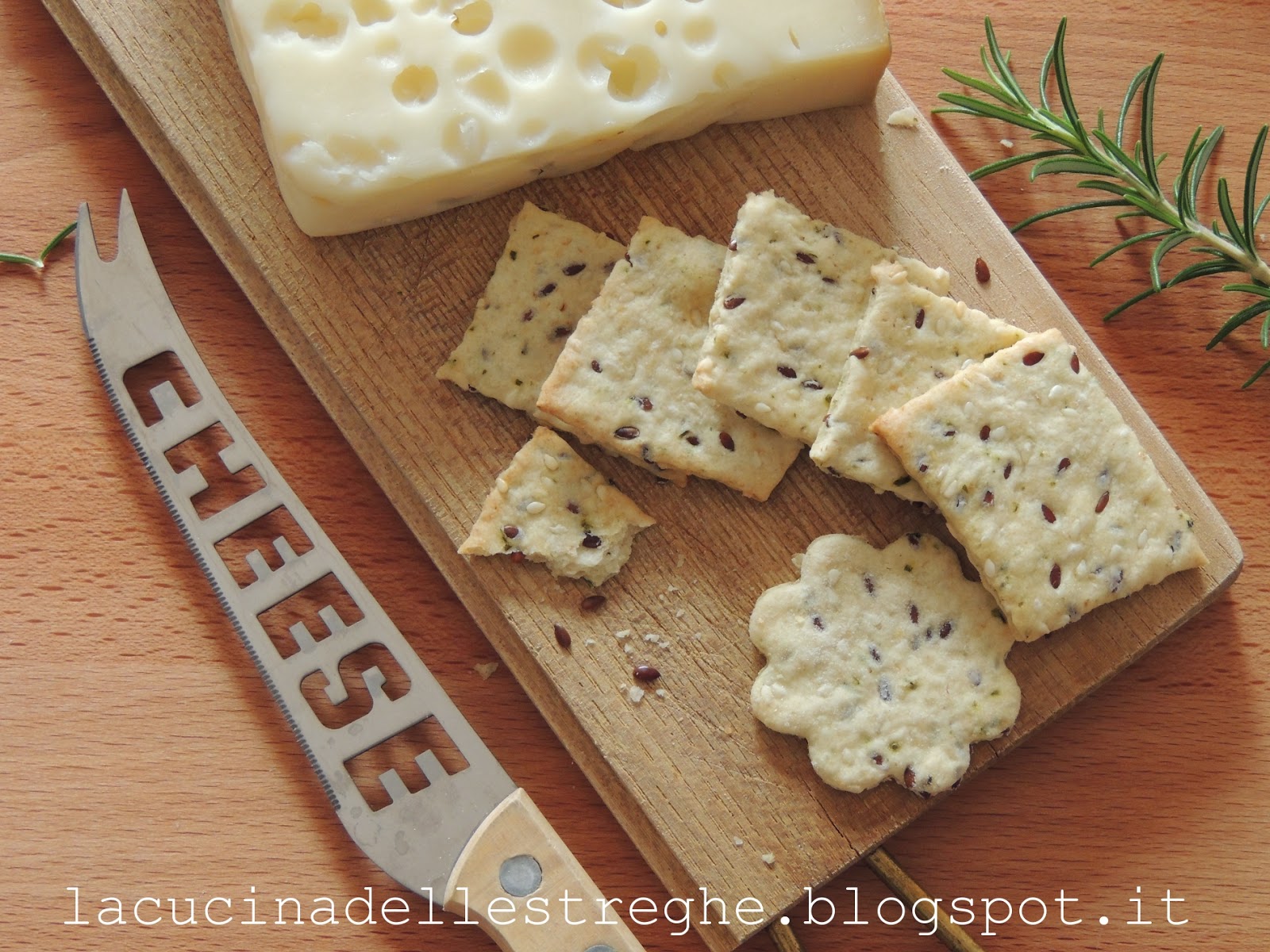 La cucina delle streghe: Crackers al vino e semi di sesamo (e lino)