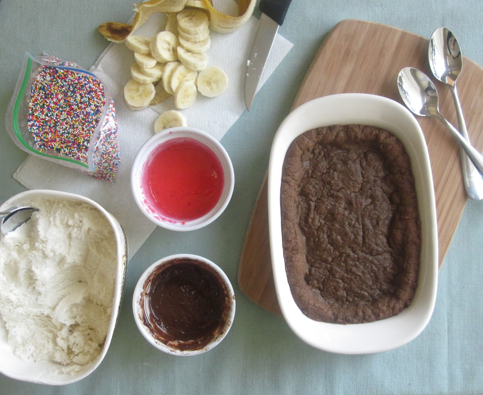 Deep Dish Brownie Banana Split For Two The Lindsay Ann