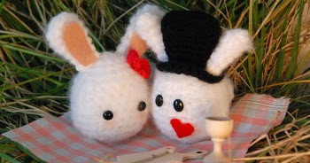 2000 Free Amigurumi Patterns: Valentine Bunnies