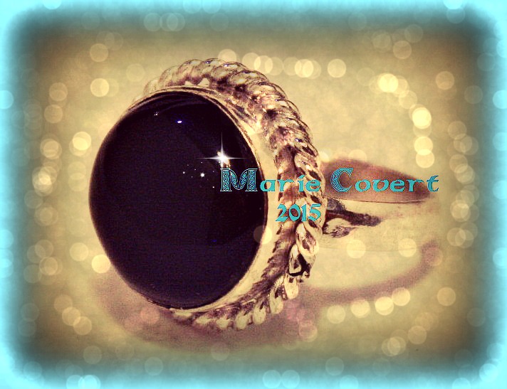 silver and onyx ring