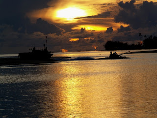 http://4.bp.blogspot.com/-Z4O45S7BiiA/UGnKmoH96eI/AAAAAAAAAQ0/oH1uJbVg5hU/s1600/PT76+natuna070608pasratmarin(audryliahepburn).jpg