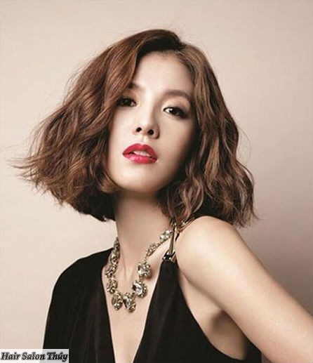 Tóc ngắn uốn xù đũa xoăn nhẹ Toc ngan uon xu dua