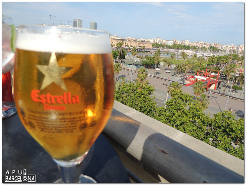 http://4.bp.blogspot.com/-Z4xSZzAVJH4/Ubfn1mZCn5I/AAAAAAAAF0c/pDKmzr1NhEI/s1600/Barcelona_vista-terraza_APU.jpg
