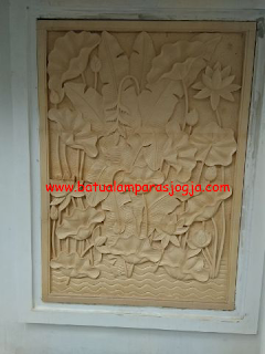 Relief Batu Putih Relief Batu Putih