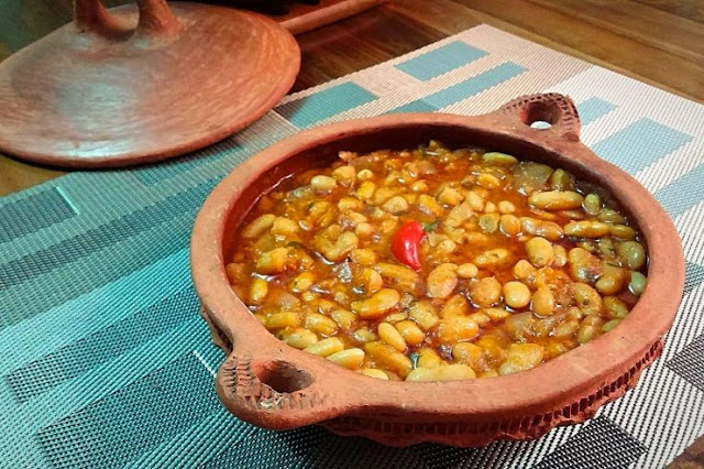 RECETTE DE HARICOTS BLANCS À L'ÉTUVÉE MAROCAINE - LOUBIA RECETTE DE HARICOTS BLANCS À L'ÉTUVÉE MAROCAINE - LOUBIA