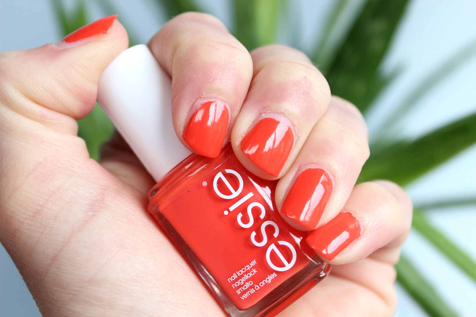 Sprinkles on a cupcake: beauty: essie spring 2016 Lounge oranje kleur