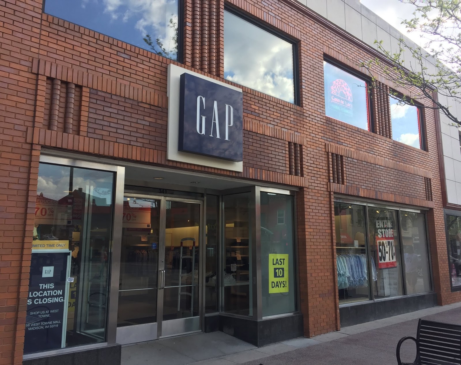 Retiring Guy's Digest Another empty storefront to appear on State