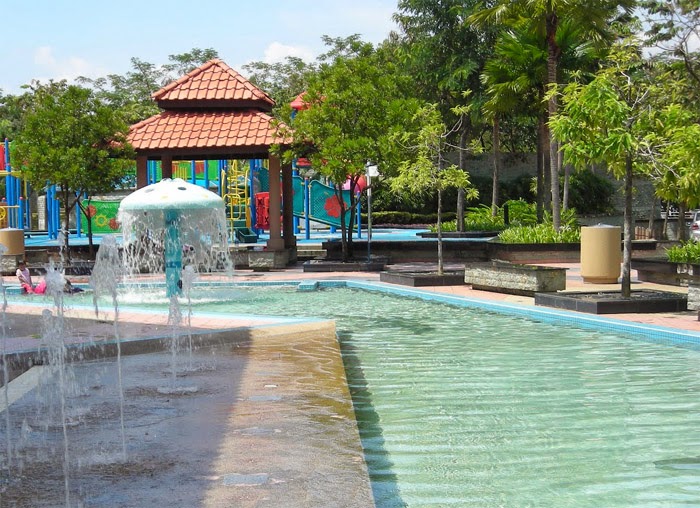 Tempat Menarik di Putrajaya : Kolam Renang Awam. 