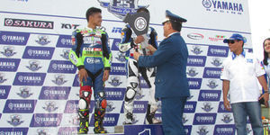 Reza Pahlevi dan Aditya Nugraha Juarai Yamaha Cup Race Medan Reza Pahlevi dan Aditya Nugraha Juarai Yamaha Cup Race Medan