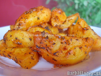 Cartofi cu cimbru la cuptor