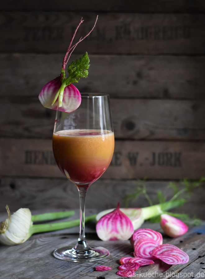 Birnen-Apfel-Karottensaft mit Fenchel und Rote Bete-Orange Birnen-Apfel-Karottensaft mit Fenchel und Rote Bete-Orange