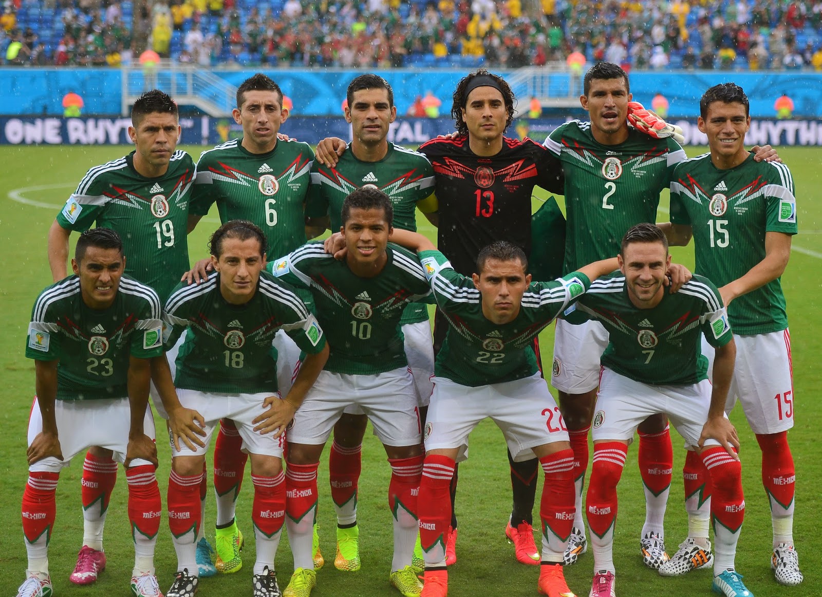 Футбольное соте скоре. Футбольная команда Камерун. Мексика 2014. Mexico National Football Team. Камерун 2014.
