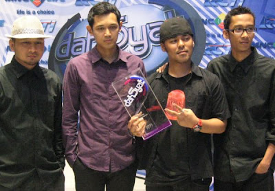 Sejarah Band dan Musisi: 2012