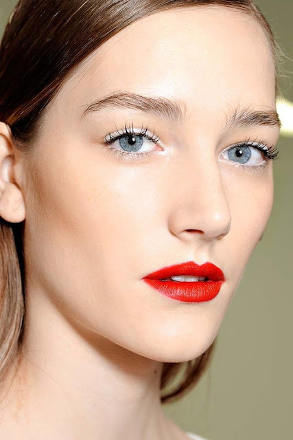 WHISPER blog: EM BRANCO #make #makeup #branco #delineador #white #eyeliner #redlips