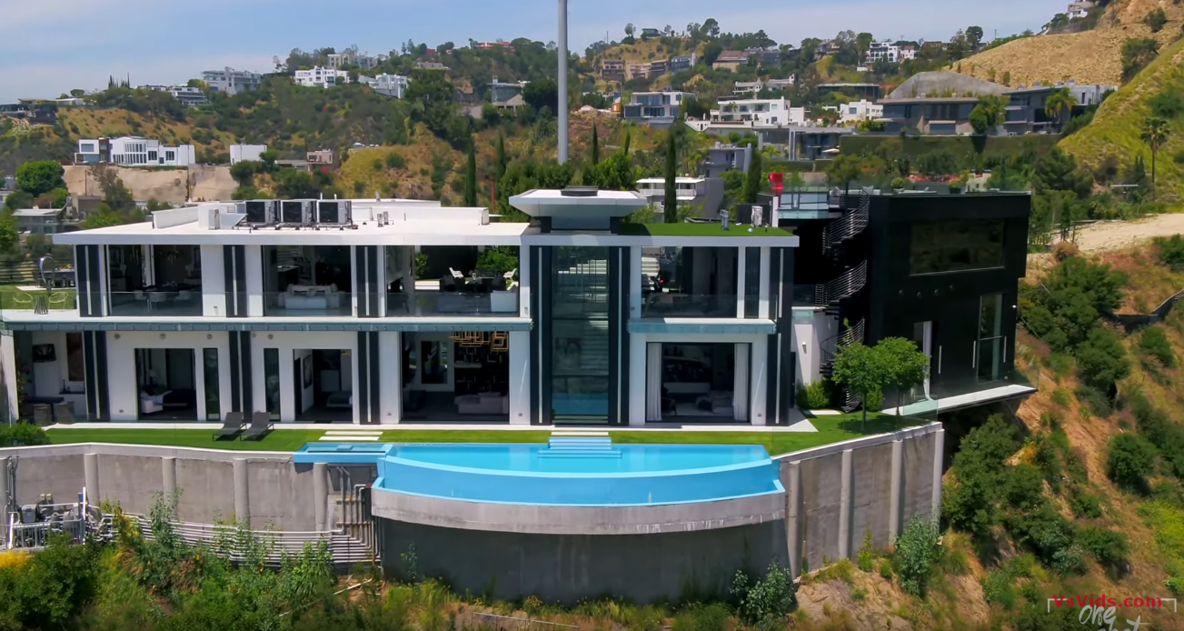 36 Photos vs. $22,500,000 | Holywood Hills Mega Mansion | Los Angeles - Luxury Home & Interior Design Tour 36 Photos vs. $22,500,000 | Holywood Hills Mega Mansion | Los Angeles - Luxury Home & Interior Design Tour