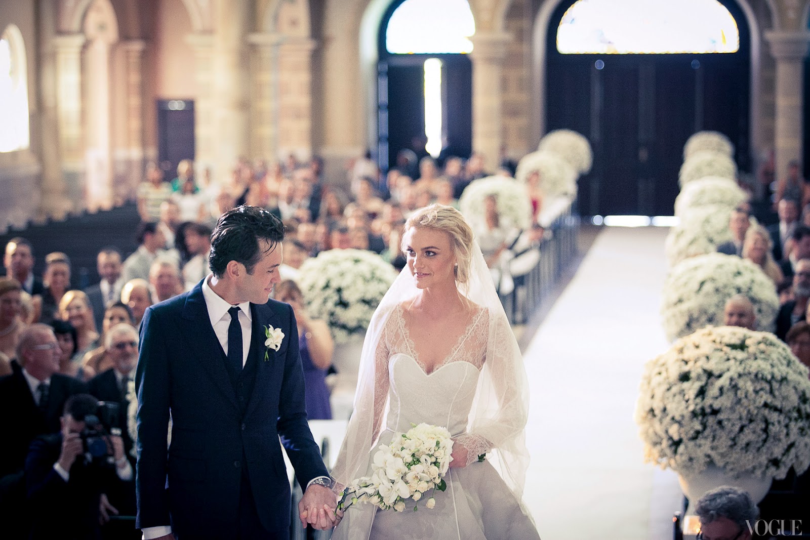 http://4.bp.blogspot.com/-Z9ZSLyUwX0U/T5f8fqtDhmI/AAAAAAAAEjo/sAj59H1lFOY/s1600/02-caroline-trentini-wedding_124459181812.jpg