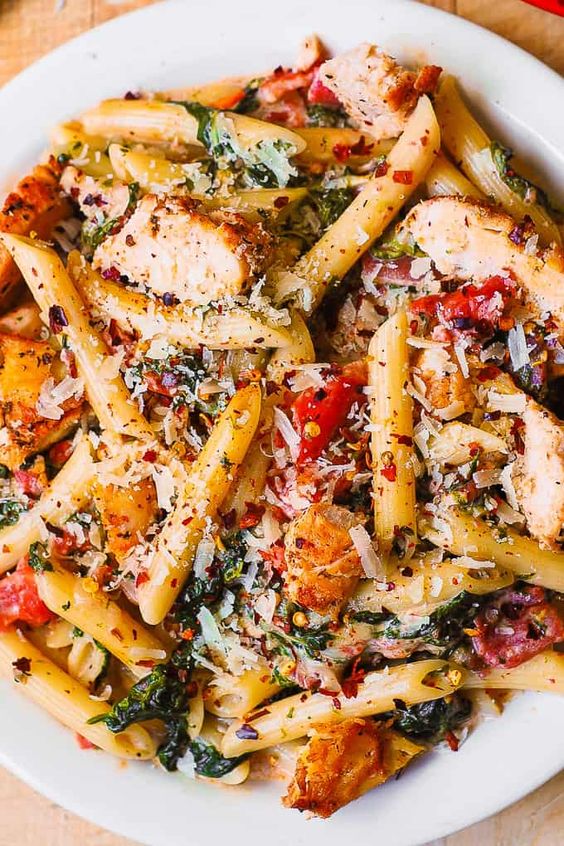 Chicken and Bacon Pasta with Spinach and Tomatoes