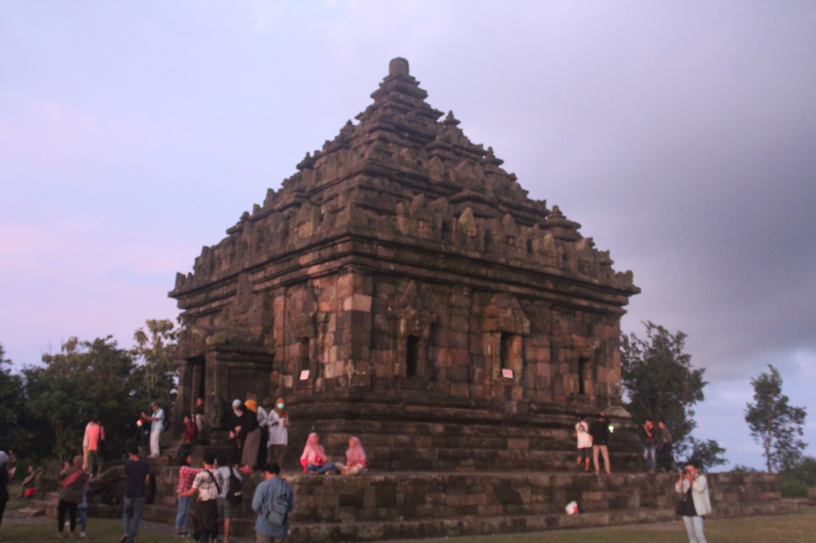 Berburu Sunset di Candi Ijo, Candi Tertinggi di Yogyakarta | GaBohong