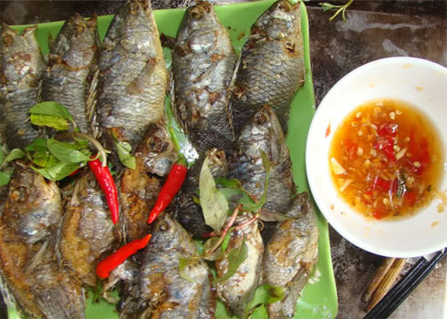 ca-ro-dong-chien-xu-dac-san-quang-tri ca-ro-dong-chien-xu-dac-san-quang-tri