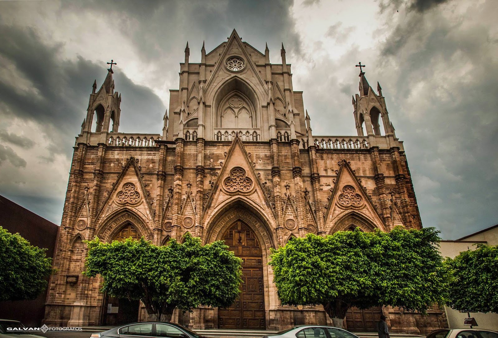 exterior del templo expiatorio de zamora